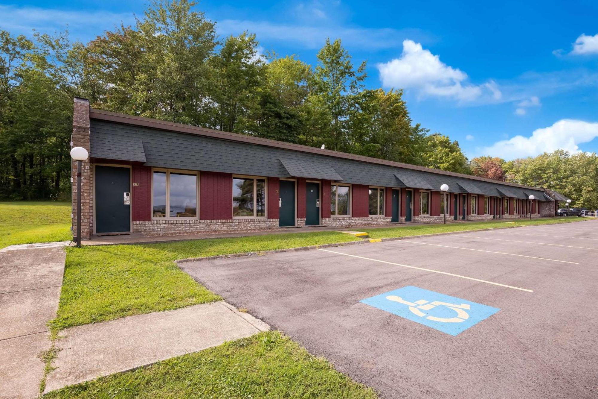 Travelodge By Wyndham Emlenton Exterior photo